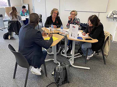 groupe de professionnels à l'ESG Sport à Rennes
